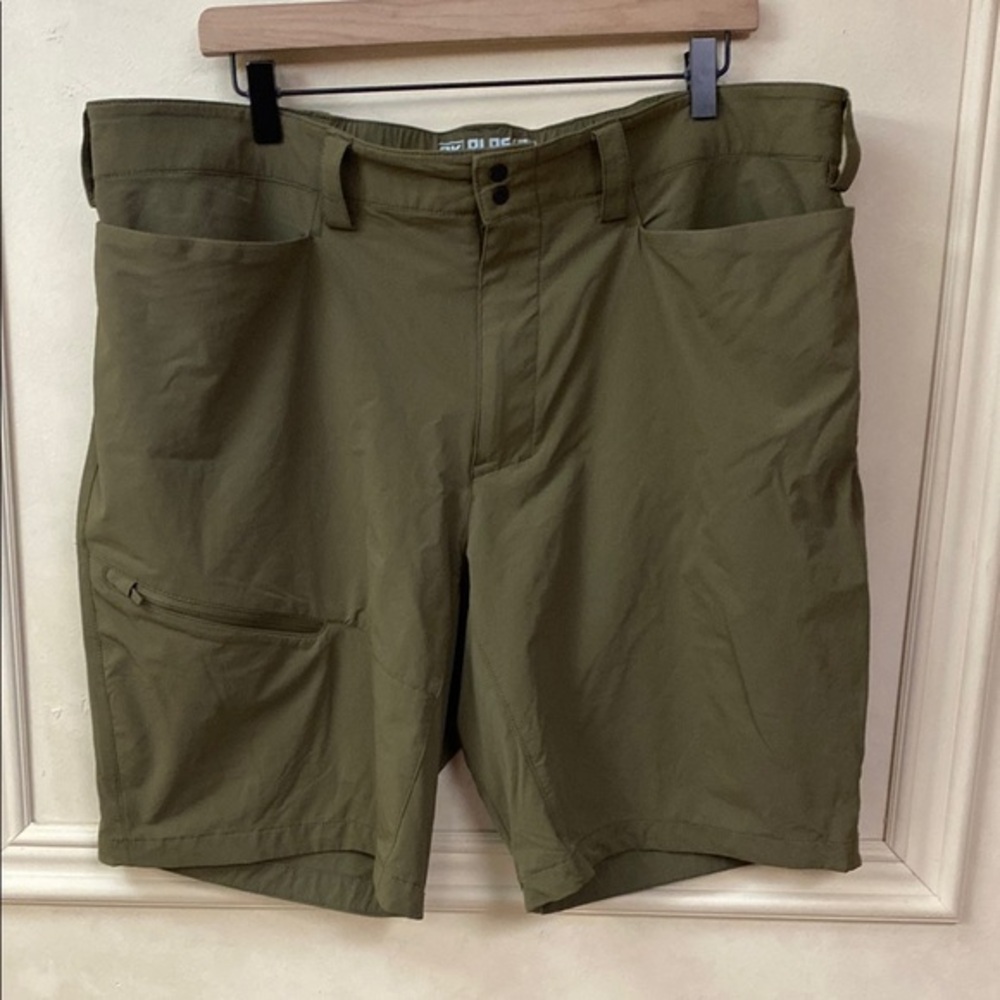 Duluth Trading Company Alaskan Hardgear Shorts 38